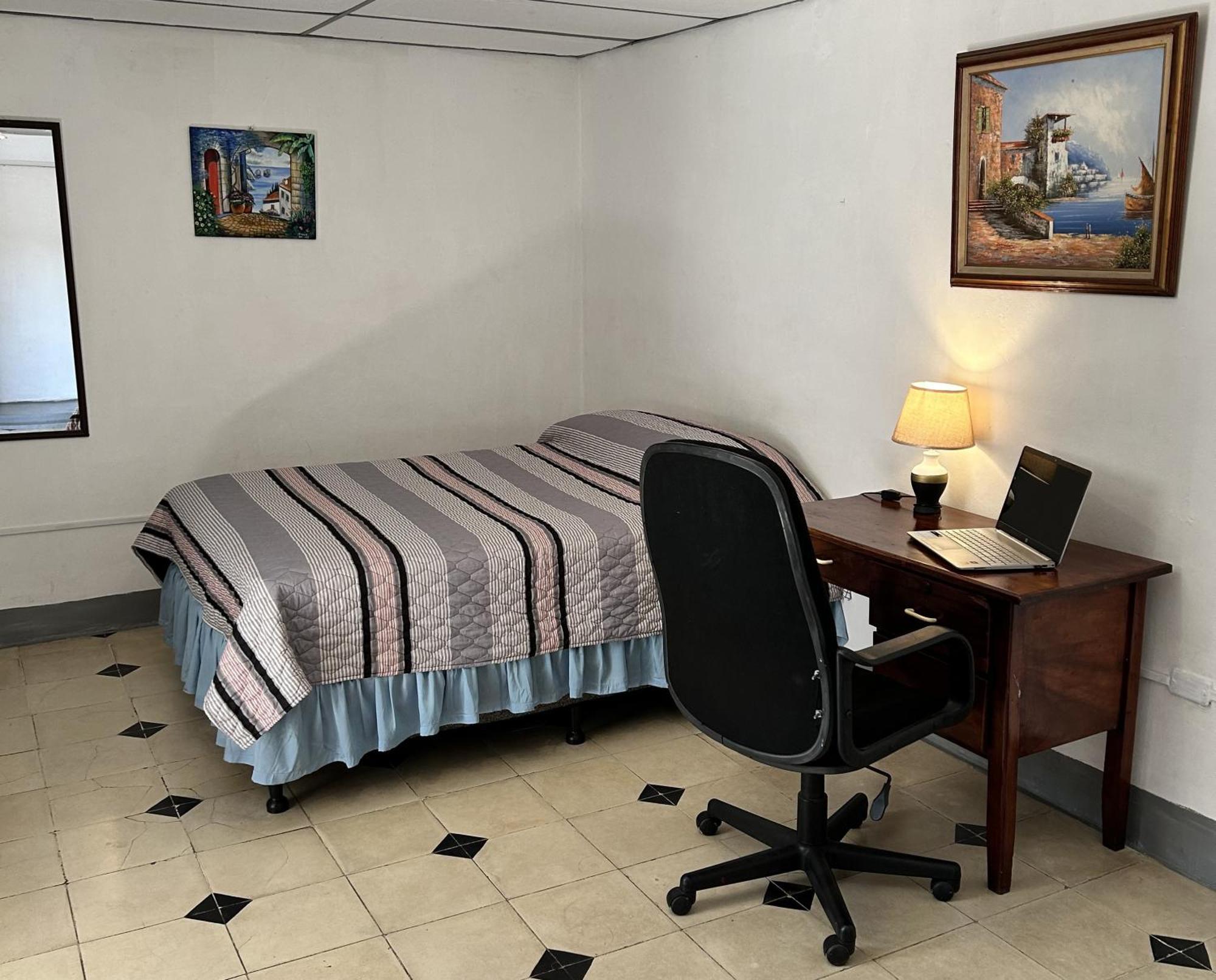 El Callejon Guest House Леон Екстер'єр фото
