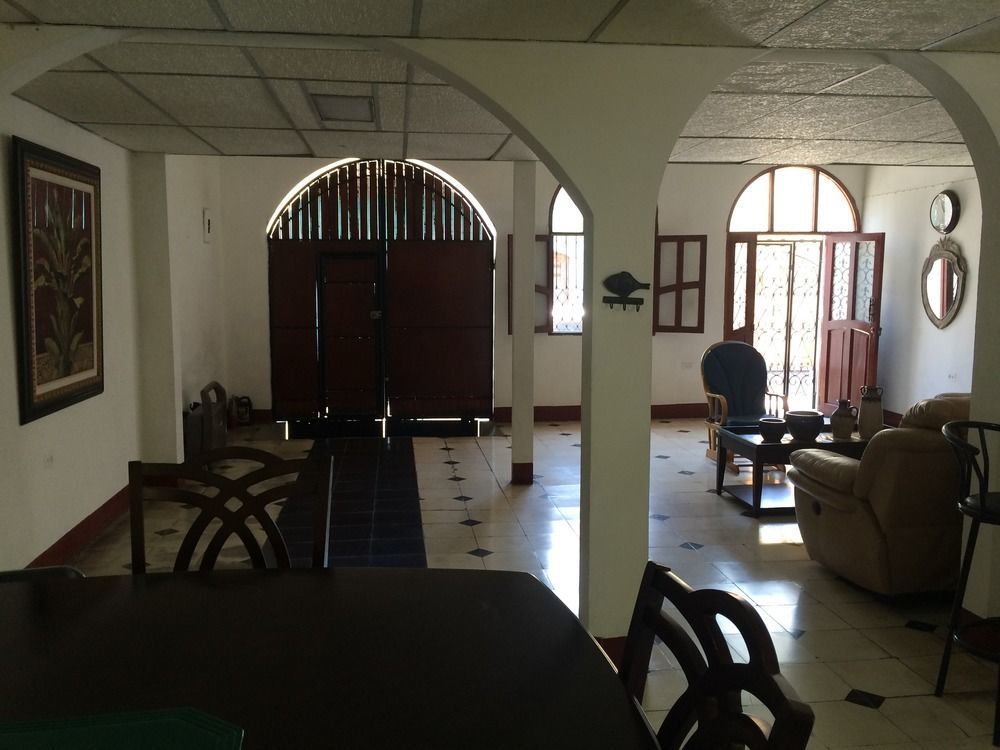 El Callejon Guest House Леон Екстер'єр фото